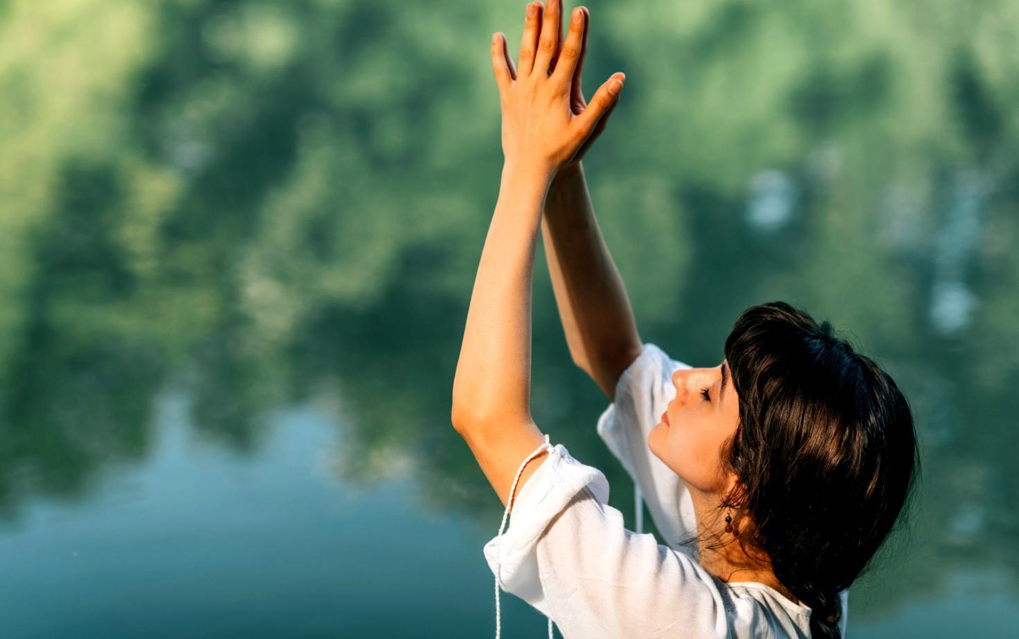 Espace de travail aménagé pour la méditation professionnelle